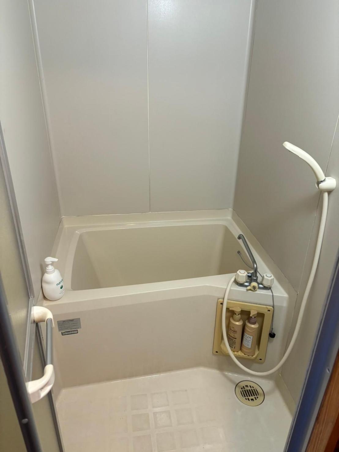 千代丸コンテナハウス Hotel อุวะจิมะ ภายนอก รูปภาพ